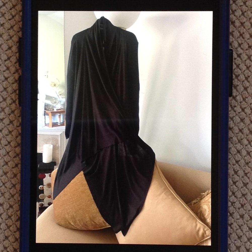 🔴 Lululemon - 'Universal Wrap' Sweater in Black